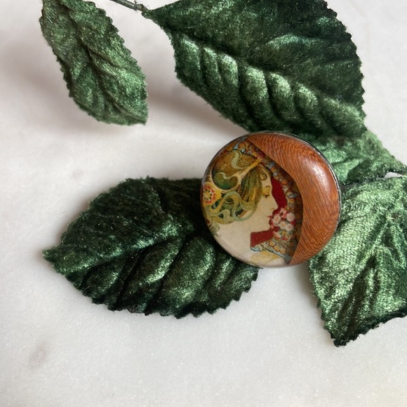 Vintage | Art Nouveau Cabochon Portrait Ring | 6/7 - Picture 3 of 9